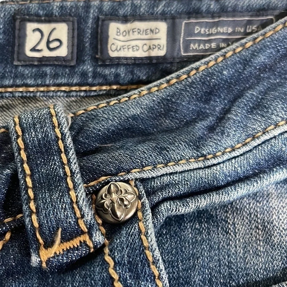 Miss Me Boyfriend Cuffed Capri Rhinestone Stud Jeans SZ 26